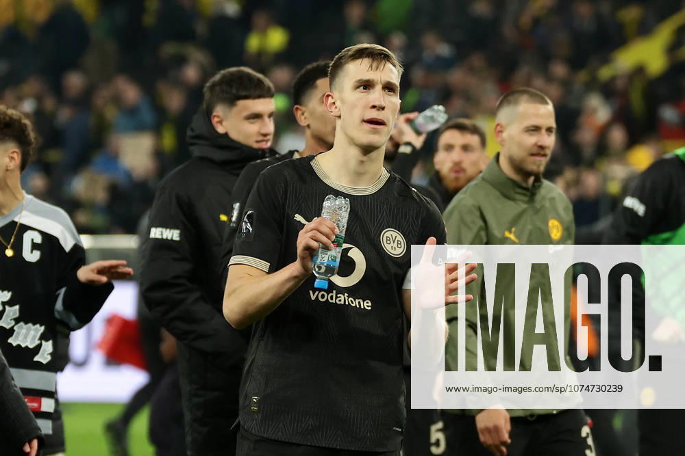 Dortmund, Germany, 21 03 26, Nico Schlotterbeck Borussia Dortmund gestures during the Bundesliga 1 match between Borussia Dortmund Hamburger SV at Signal Iduna Park in Dortmund Photo by Joachim Bywaletz DFB DFL REGULATIONS PROHIBIT ANY USE OF PHOTOGRAPHS AS IMAGE SEQUENCES AND OR QUASI VIDEO