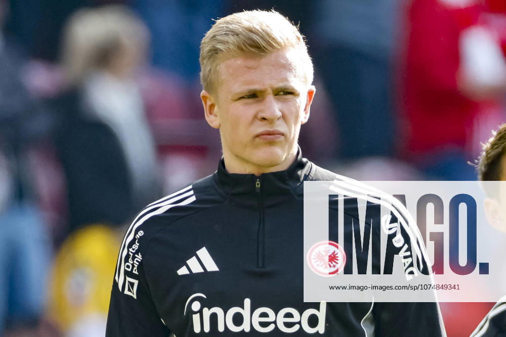 Jonathan Burkardt Eintracht Frankfurt, 09 warming up before the start of the match , Germany, Soccer, 1 Bundesliga, Matchday 27, 2025 2026, 1 FSV Mainz vs Eintracht Frankfurt, 22 03 2026, Mainz Mewa Arena Rheinland Pfalz Germany