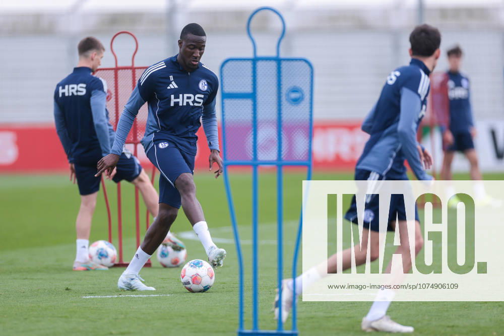 Football, Training of FC Schalke 04 Bryan Lasme FC Schalke 04 Gelsenkirchen Training ground FC Schalke 04 NRW Germany xRHR PHOTO YYx