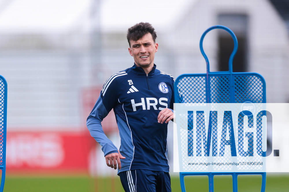 Football, Training of FC Schalke 04 Dejan Ljubicic FC Schalke 04 Gelsenkirchen Training ground FC Schalke 04 NRW Germany xRHR PHOTO YYx