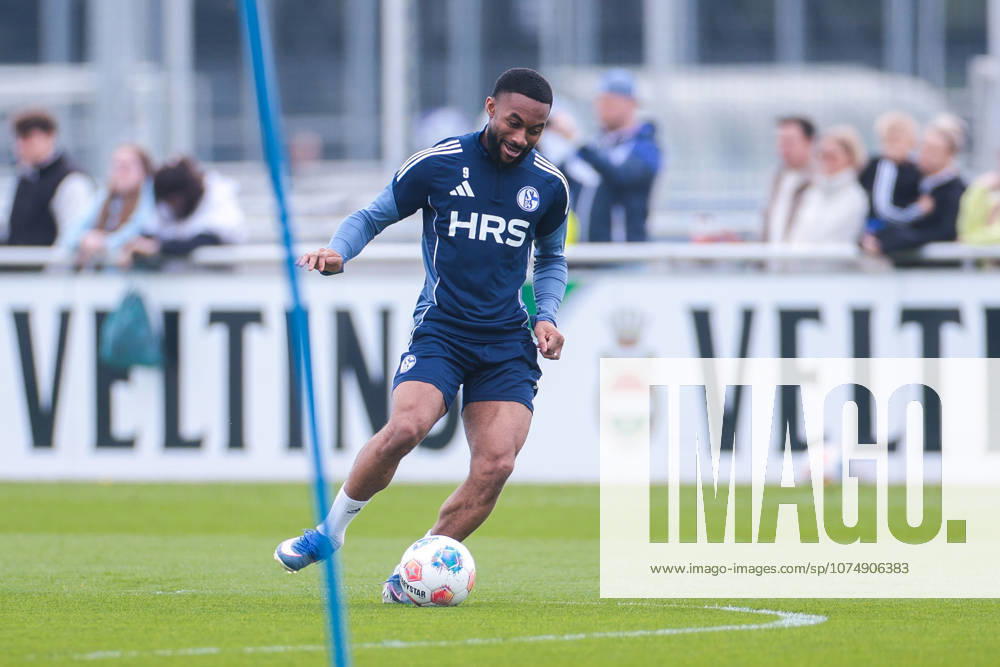 Football, Training of FC Schalke 04 Moussa Sylla FC Schalke 04 Gelsenkirchen Training ground FC Schalke 04 NRW Germany xRHR PHOTO YYx