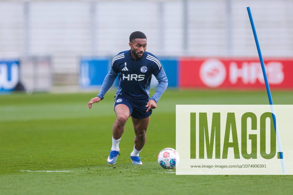Football, Training of FC Schalke 04 Moussa Sylla FC Schalke 04 Gelsenkirchen Training ground FC Schalke 04 NRW Germany xRHR PHOTO YYx