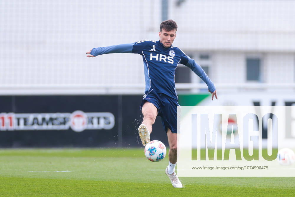 Football, Training of FC Schalke 04 Dejan Ljubicic FC Schalke 04 Gelsenkirchen Training ground FC Schalke 04 NRW Germany xRHR PHOTO YYx