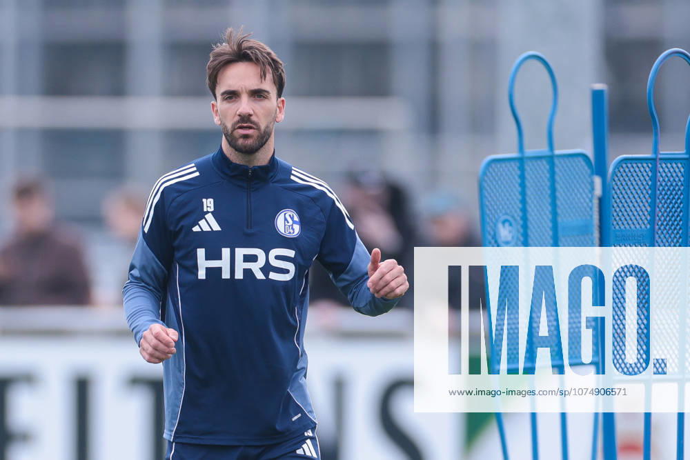 Football, Training of FC Schalke 04 Kenan Karaman FC Schalke 04 Gelsenkirchen Training ground FC Schalke 04 NRW Germany xRHR PHOTO YYx