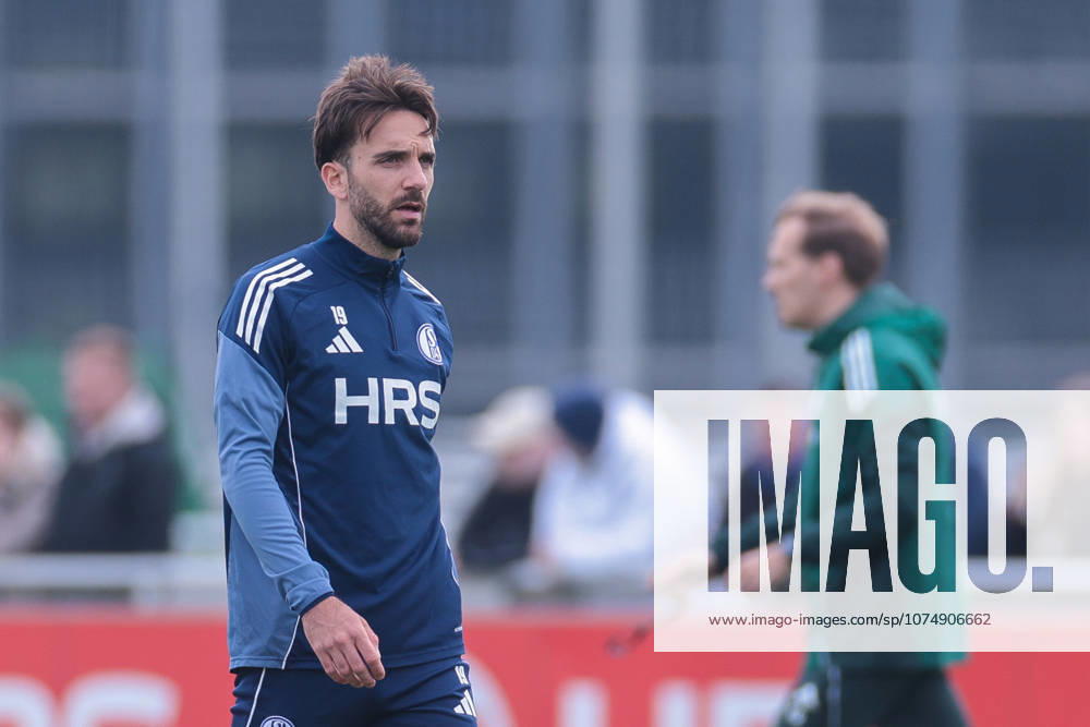 Football, Training of FC Schalke 04 Kenan Karaman FC Schalke 04 Gelsenkirchen Training ground FC Schalke 04 NRW Germany xRHR PHOTO YYx