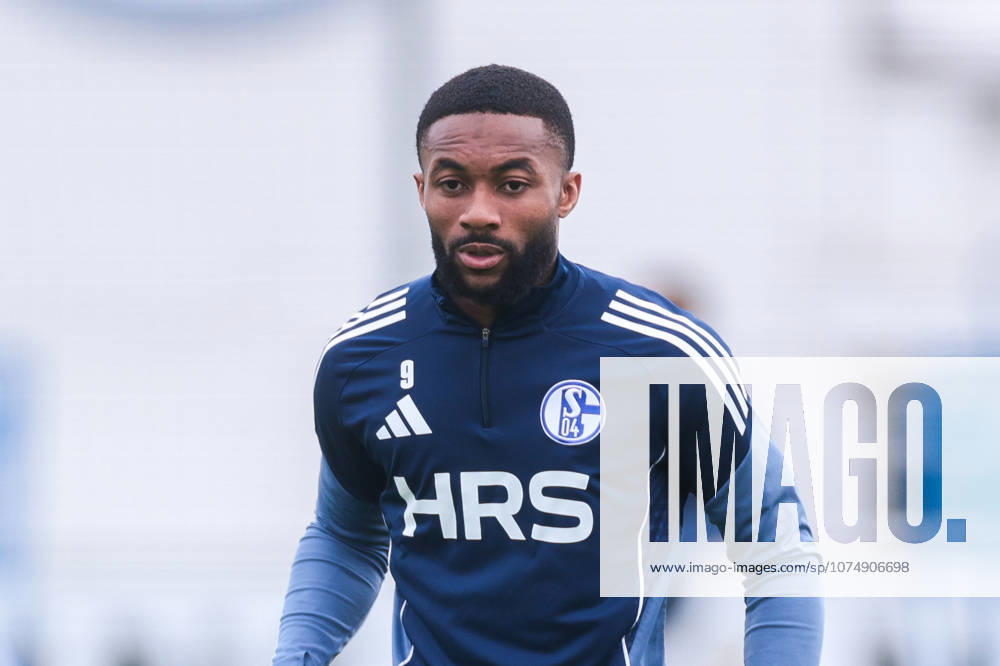 Football, Training of FC Schalke 04 Moussa Sylla FC Schalke 04 Gelsenkirchen Training ground FC Schalke 04 NRW Germany xRHR PHOTO YYx