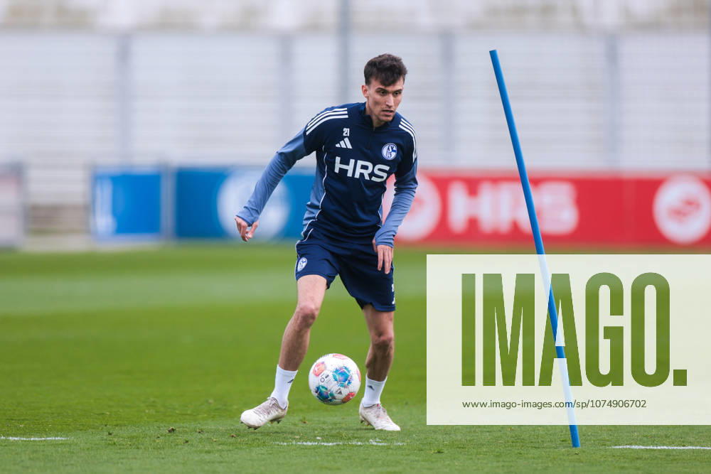 Football, Training of FC Schalke 04 Dejan Ljubicic FC Schalke 04 Gelsenkirchen Training ground FC Schalke 04 NRW Germany xRHR PHOTO YYx