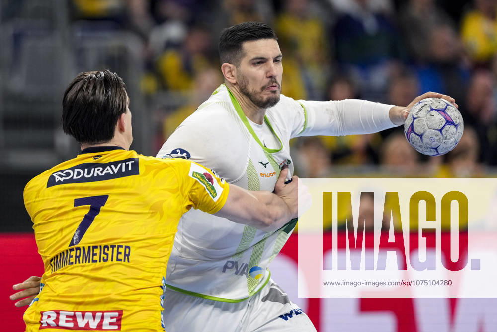 V li Robert Timmermeister RNL, 7 , Stefan Cavor HSG, 77 , duel, duel, tackle, tackling, dynamics, action, action, 28 03 2026, Mannheim Germany , Handball, Bundesliga, Rhein Neckar Löwen HSG Wetzlar