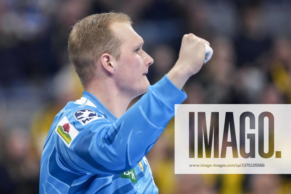 David Späth goalkeeper, RNL, 29 , single picture, single photo, action, action, cheer, cheers, celebration, joy, rejoice, rejoicing, confident, optimistic, positive, game scene, 28 03 2026, Mannheim Germany , Handball, Bundesliga, Rhein Neckar Löwen HSG Wetzlar