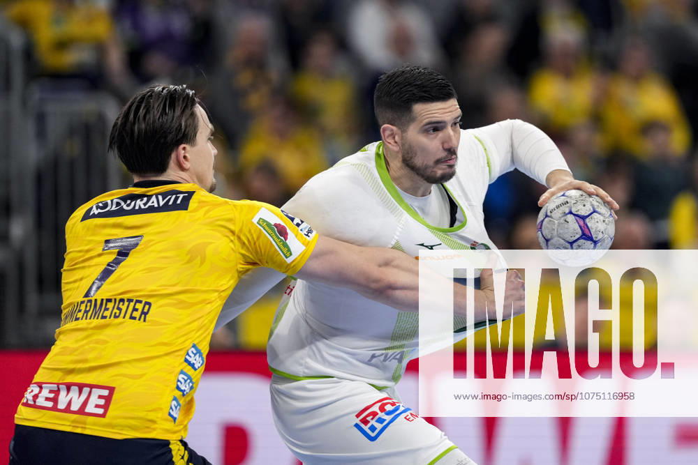 V li Robert Timmermeister RNL, 7 , Stefan Cavor HSG, 77 , duel, duel, tackle, tackling, dynamics, action, action, 28 03 2026, Mannheim Germany , Handball, Bundesliga, Rhein Neckar Löwen HSG Wetzlar