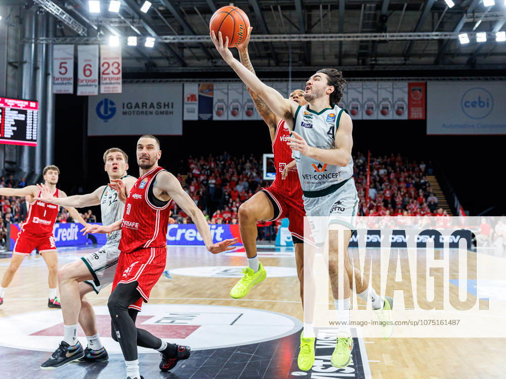 Daniel Keppeler BMA365 Bamberg Baskets, 31 , Austin Crowley BMA365 Bamberg Baskets, 85 , Clay Guillozet Vet Concept Gladiators Trier, 04 , BMA365 Bamberg Baskets vs Vet Concept Gladiators Trier, Basketball, easyCredit BBL, Matchday 26, 29 03 2026 BMA365 Bamberg Baskets vs Vet Concept Gladiators Trier, Basketball, easyCredit BBL, Matchday 26, 29 03 2026 Bamberg