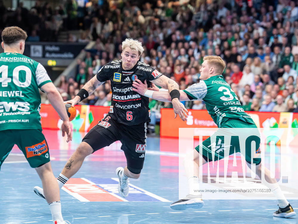 Marek Nissen HC Erlangen, 06 in duel with Ymir Oern Gislason Frisch Auf Goeppingen, 33 , Frisch Auf Goeppingen vs HC Erlangen, Handball, 1 Bundesliga, Men, Season 2025 2026, 29 03 2026, Frisch Auf Goeppingen vs HC Erlangen, Handball, 1 Bundesliga, Men, Season 2025 2026, 29 03 2026 Goeppingen
