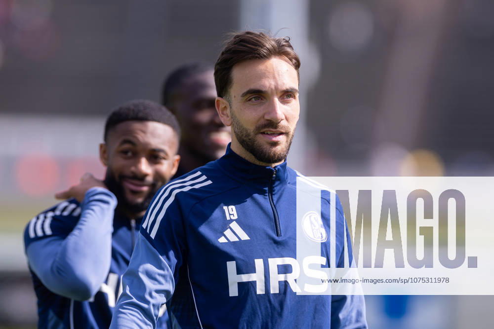 Football, Training of FC Schalke 04 Kenan Karaman FC Schalke 04 Gelsenkirchen Training ground FC Schalke 04 NRW Germany xRHR PHOTO YYx