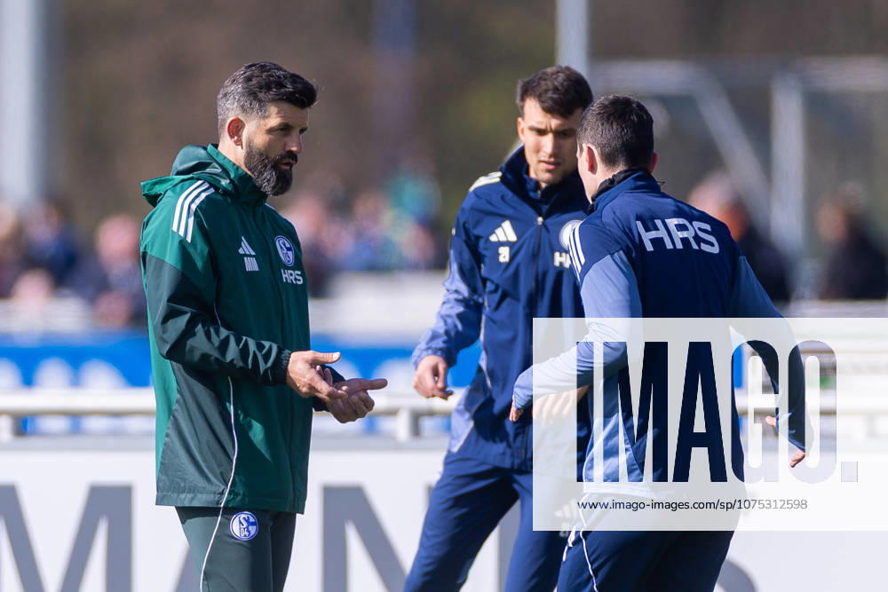 Football, Training of FC Schalke 04 f l Coach Miron Muslic FC Schalke 04 , Dejan Ljubicic FC Schalke 04 , Ron Schallenberg FC Schalke 04 Gelsenkirchen Training ground FC Schalke 04 NRW Germany xRHR PHOTO YYx