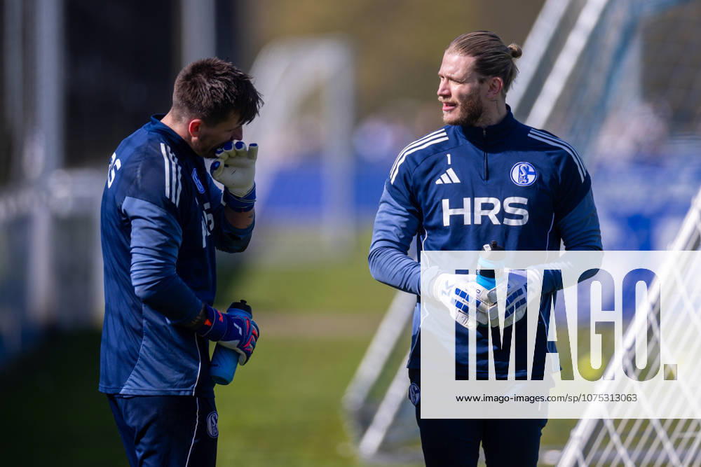 Soccer, Training of FC Schalke 04 v l Goalkeeper Kevin Müller FC Schalke 04 talks to goalkeeper Loris Karius FC Schalke 04 Gelsenkirchen Training ground FC Schalke 04 NRW Germany xRHR PHOTO YYx