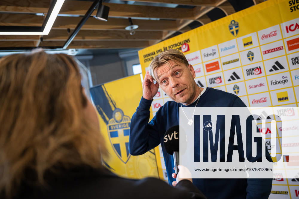 Head coach Tony Gustavsson of the Swedish women s national football team at a press conference on April 1, 2026 in Stockholm Photo Jonathan Näckstrand BILDBYRAN COP 94 JN0260 fotboll football soccer fotball vm kval kval fifa womens world cup qualifier qualifier presskonferens press conference sverige sweden dam bbeng