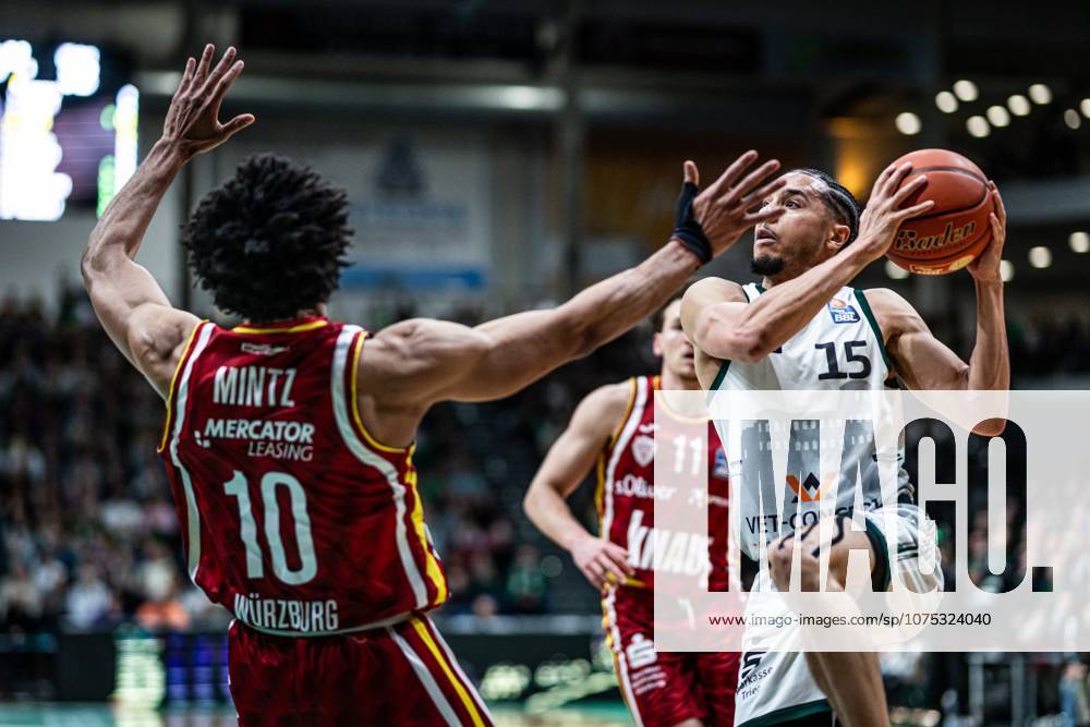Jordan Roland Gladiators Trier in duel with Davion Mintz Fitness First Wuerzburg Baskets , Vet Concept Gladiators Trier vs Fitness First Wuerzburg Baskets, Basketball, easyCredit BBL, Matchday 27, Season 2025 2026, 01 04 2026 Vet Concept Gladiators Trier vs Fitness First Wuerzburg Baskets, Basketball, easyCredit BBL, Matchday 27, Season 2025 2026
