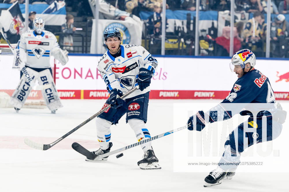 Battle for the puck duel between Leon Huettl ERC Ingolstadt, 25 and Yasin Ehliz EHC Red Bull Muenchen, 42 GER, EHC Red Bull Muenchen vs ERC Ingolstadt, ice hockey, DEL, playoffs, quarterfinals game 5, season 2025 2026, 02 04 2026 GER, EHC Red Bull Muenchen vs ERC Ingolstadt, ice hockey, DEL, playoffs, quarterfinals game 5, season 2025 2026, 02 04 2026 Muenchen