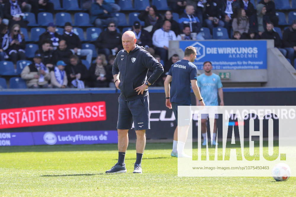 Soccer 2 Bundesliga, 1 FC Magdeburg VfL Bochum, v l Uwe Roesler Rösler, Bochum, Coach Magdeburg