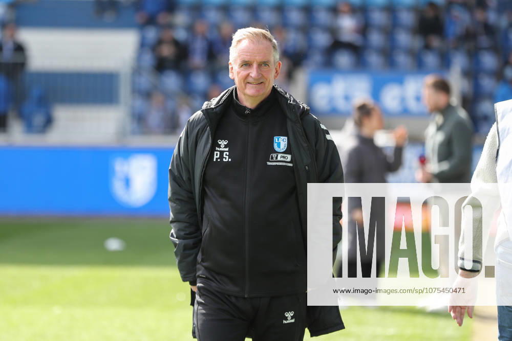 Fußball 2 Bundesliga, 1 FC Magdeburg VfL Bochum, v l Petrik Sander Magdeburg, Trainer Portrait, Portraet, Einzelbild Magdeburg