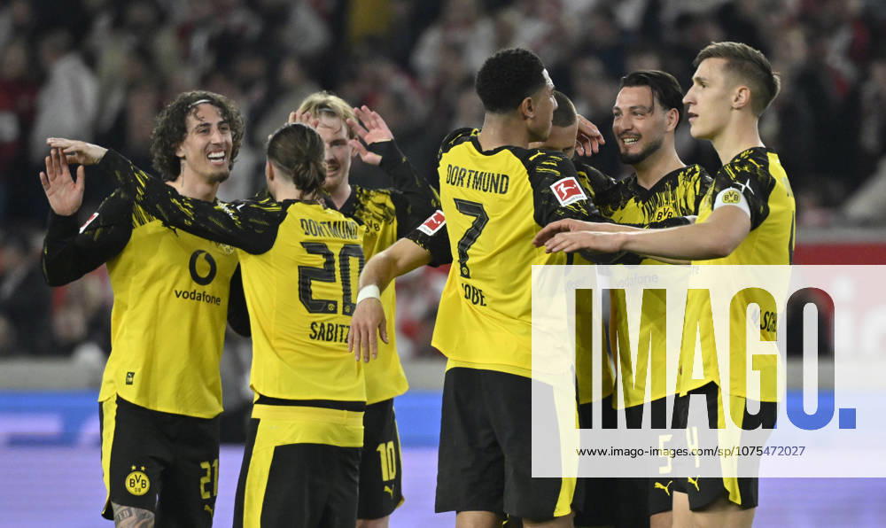 After the end of the match final cheers, joy, happiness, jubilation BVB Borussia Dortmund VfB Stuttgart vs Borussia Dortmund BVB 04 04 2026 DFL REGULATIONS PROHIBIT ANY USE OF PHOTOGRAPHS AS IMAGE SEQUENCES AND OR QUASI VIDEO VfB Stuttgart vs Borussia Dortmund BVB