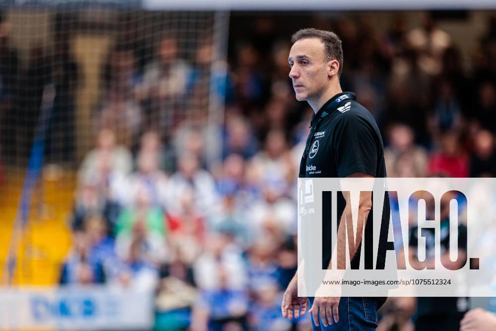 Roberto Garcia Parrondo MT Melsungen, Coach GER, TBV Lemgo Lippe vs MT Melsungen, Handball, 1 Bundesliga, Matchday 27, Season 2025 2026, 04 04 2026 GER, TBV Lemgo Lippe vs MT Melsungen, Handball, 1 Bundesliga, Matchday 27, Season 2025 2026, 04 04 2026 Lemgo