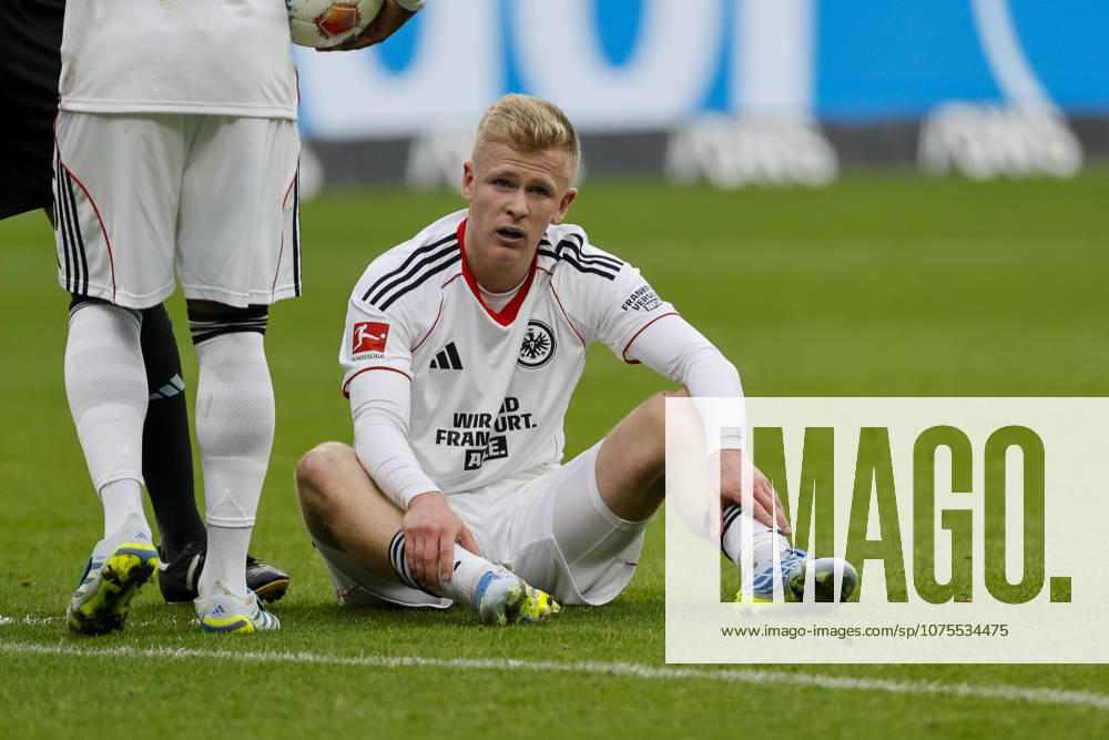 Jonathan Burkardt Eintracht Frankfurt, 09 injured on the ground , Germany, Football, 1 Bundesliga, 28 Matchday, 2025 2026, Eintracht Frankfurt vs 1 FC Köln, 05 04 2026, Frankfurt am Main Deutsche Bank Park Hessen Germany