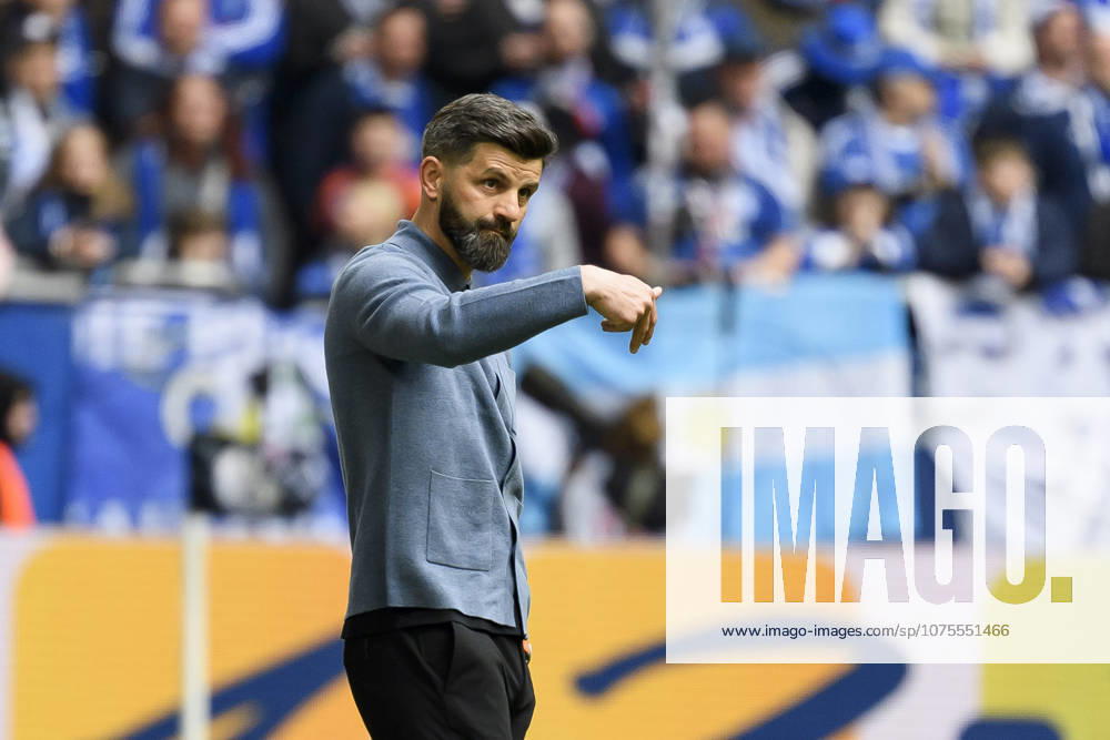 Coach Miron Muslic FC Schalke gestures during the 2 Bundesliga match between FC Schalke 04 and Karlsruher SC, Veltins Arena on April 05, 2026 in Gelsenkirchen, Germany Photo by Max Maiwald DeFodi Images Trainer Miron Muslic FC Schalke gestures during the 2 Bundesliga match between FC Schalke 04 and Karlsruher SC at Veltins Arena on April 5, 2026 in Gelsenkirchen, Germany Photo by Max Maiwald DeFodi Images Photo by Max Maiwald DeFodi Images