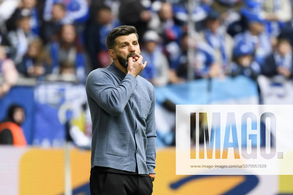 Coach Miron Muslic FC Schalke gestures during the 2 Bundesliga match between FC Schalke 04 and Karlsruher SC, Veltins Arena on April 05, 2026 in Gelsenkirchen, Germany Photo by Max Maiwald DeFodi Images Trainer Miron Muslic FC Schalke gestures during the 2 Bundesliga match between FC Schalke 04 and Karlsruher SC at Veltins Arena on April 5, 2026 in Gelsenkirchen, Germany Photo by Max Maiwald DeFodi Images Photo by Max Maiwald DeFodi Images