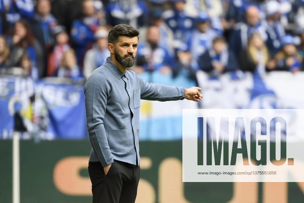 Coach Miron Muslic FC Schalke gestures during the 2 Bundesliga match between FC Schalke 04 and Karlsruher SC, Veltins Arena on April 05, 2026 in Gelsenkirchen, Germany Photo by Max Maiwald DeFodi Images Trainer Miron Muslic FC Schalke gestures during the 2 Bundesliga match between FC Schalke 04 and Karlsruher SC at Veltins Arena on April 5, 2026 in Gelsenkirchen, Germany Photo by Max Maiwald DeFodi Images Photo by Max Maiwald DeFodi Images