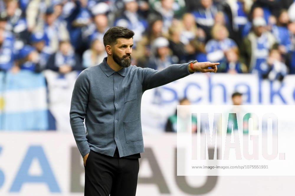 Coach Miron Muslic FC Schalke gestures during the 2 Bundesliga match between FC Schalke 04 and Karlsruher SC, Veltins Arena on April 05, 2026 in Gelsenkirchen, Germany Photo by Max Maiwald DeFodi Images Trainer Miron Muslic FC Schalke gestures during the 2 Bundesliga match between FC Schalke 04 and Karlsruher SC at Veltins Arena on April 5, 2026 in Gelsenkirchen, Germany Photo by Max Maiwald DeFodi Images Photo by Max Maiwald DeFodi Images