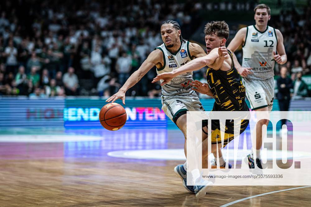 Jordan Roland Gladiators Trier in duel with Julis Baumer MHP Riesen Ludwigsburg , Vet Concept Gladiators Trier vs MHP Riesen Ludwigsburg, Basketball, easyCredit BBL, Matchday 28, Season 2025 2026, 06 04 2026 Vet Concept Gladiators Trier vs MHP Riesen Ludwigsburg, Basketball, easyCredit BBL, Matchday 28, Season 2025 2026