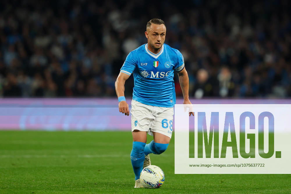 Napolis Stanislav Lobotka during the Serie A soccer match between Napoli and Milan at the Diego Armando Maradona Stadium in Naples, southern italy - Monday , April 06 , 2026. - Soccer .