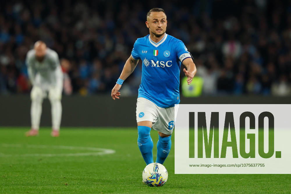 Napolis Stanislav Lobotka during the Serie A soccer match between Napoli and Milan at the Diego Armando Maradona Stadium in Naples, southern italy - Monday , April 06 , 2026. - Soccer .
