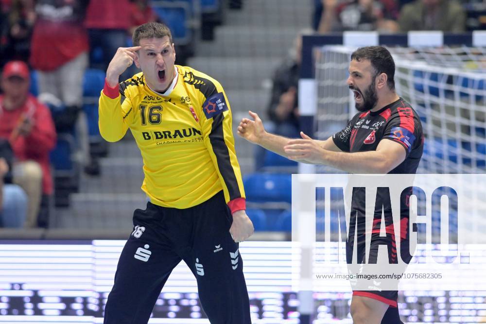 Cheers for Nebojsa Simic goalkeeper MT Melsungen 16 and Mohamed Amine Darmoul MT Melsungen 71 R , GER, MT Melsungen Fredericia HK DEN , Handball, EHF European League Men, Play Offs, Season 2025 2026, 07 04 2026, GER, MT Melsungen Fredericia HK, Handball, EHF Men, Play Off, Season 2025 2026, 07 04 2026 Kassel