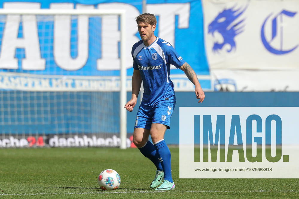 Fußball 2 Bundesliga 1 FC Magdeburg VfL Bochum, v l Marcus Mathisen Magdeburg, 16 Freisteller, Einzelbild, Ganzkoerper, single frame Magdeburg