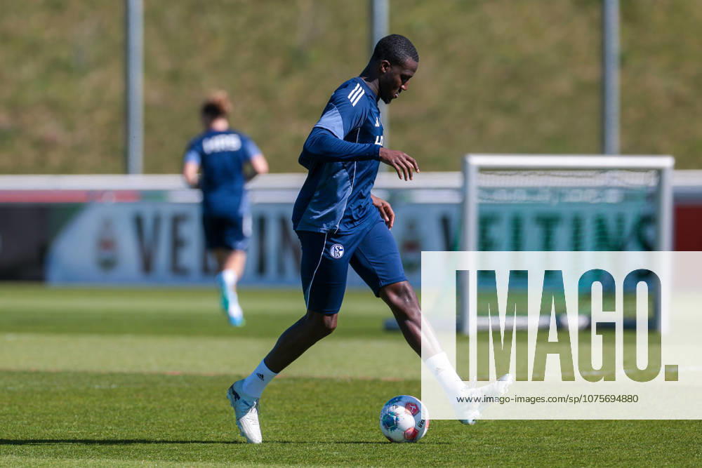 Football, Training of FC Schalke 04 Bryan Lasme FC Schalke 04 Gelsenkirchen Training ground FC Schalke 04 NRW Germany xRHR PHOTO YYx