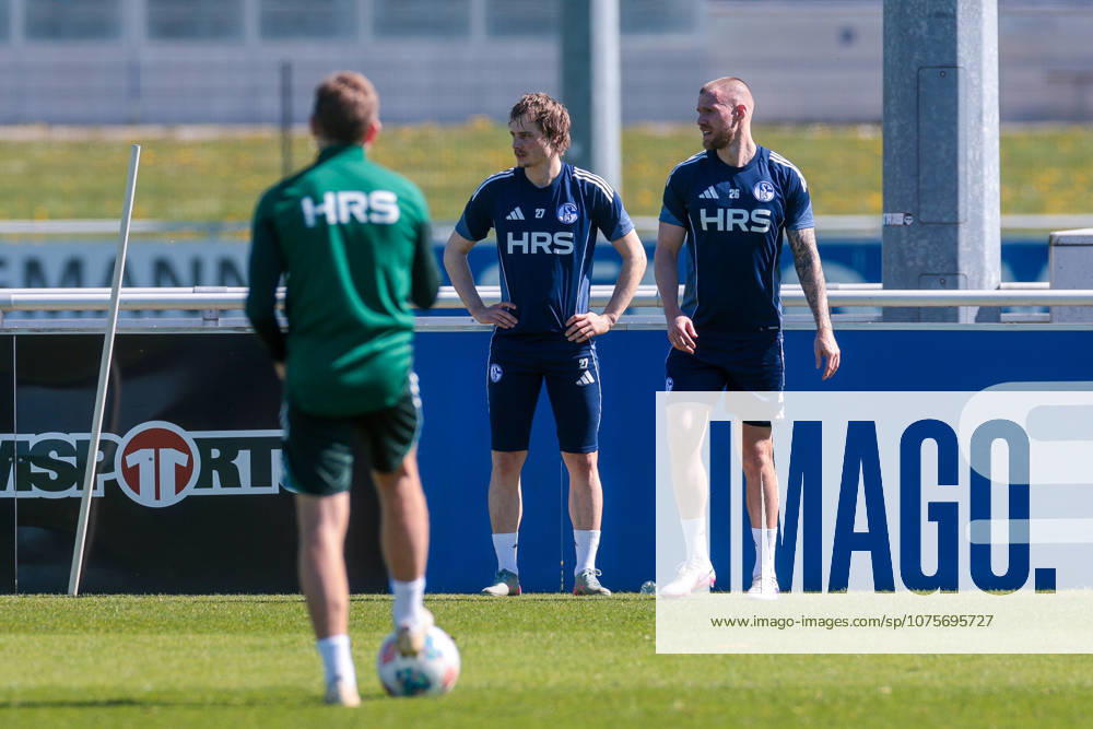Football, Training of FC Schalke 04 v l Finn Porath FC Schalke 04 , Tomas Kalas FC Schalke 04 Gelsenkirchen Training ground FC Schalke 04 NRW Germany xRHR PHOTO YYx