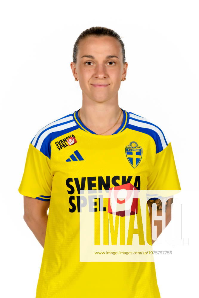 Julia Zigiotti Olme of the Swedish women s national football team poses for a portrait on April 9, 2026 in Gothenburg Photo Carl Sandin BILDBYRAN code CS CS0925 fotboll football soccer fotball porträtt portraits sverige sweden dam bbeng