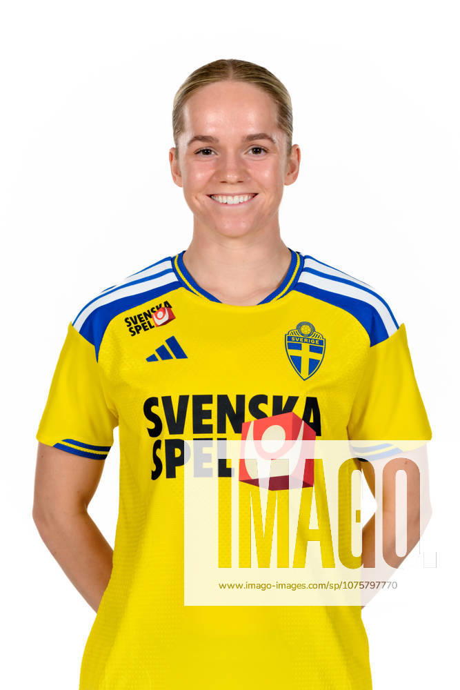 Hanna Lundkvist of the Swedish women s national football team poses for a portrait on April 9, 2026 in Gothenburg Photo Carl Sandin BILDBYRAN code CS CS0925 fotboll football soccer fotball porträtt portraits sverige sweden dam bbeng