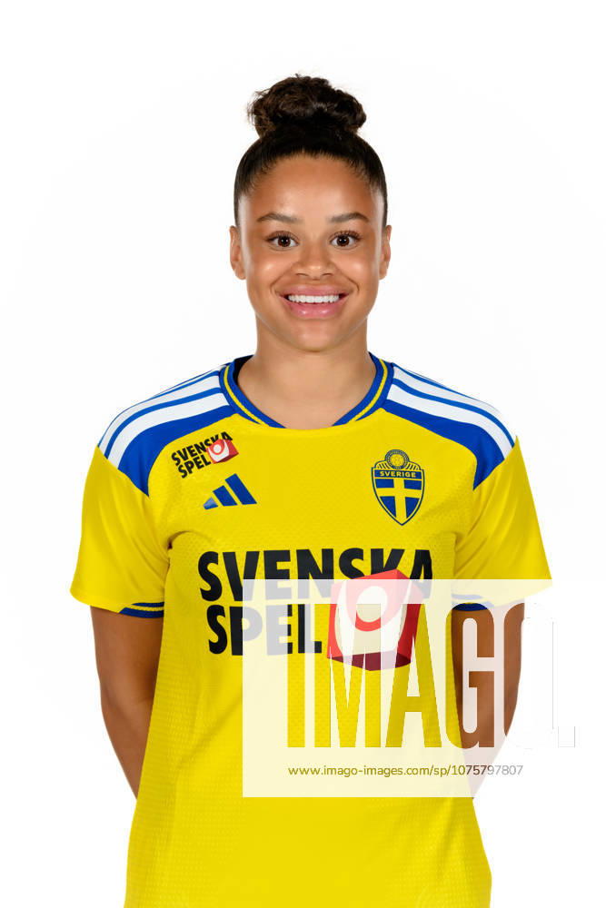 Felicia Schröder of the Swedish women s national football team poses for a portrait on April 9, 2026 in Gothenburg Photo Carl Sandin BILDBYRAN code CS CS0925 fotboll football soccer fotball porträtt portraits sverige sweden dam bbeng