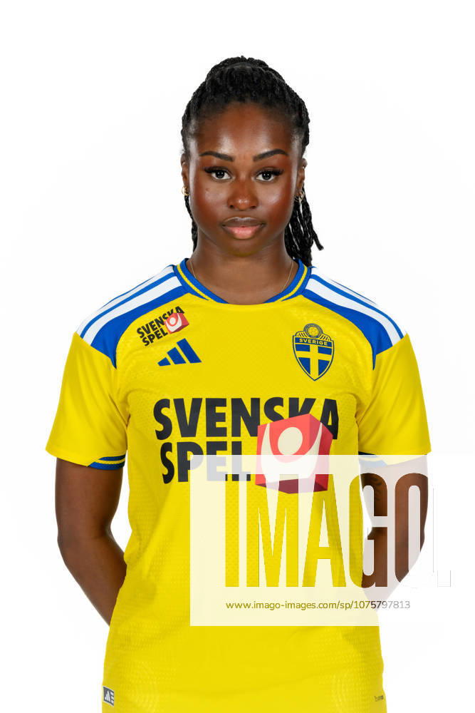 Monica Jusu Bah of the Swedish women s national football team poses for a portrait on April 9, 2026 in Gothenburg Photo Carl Sandin BILDBYRAN code CS CS0925 fotboll football soccer fotball porträtt portraits sverige sweden dam bbeng