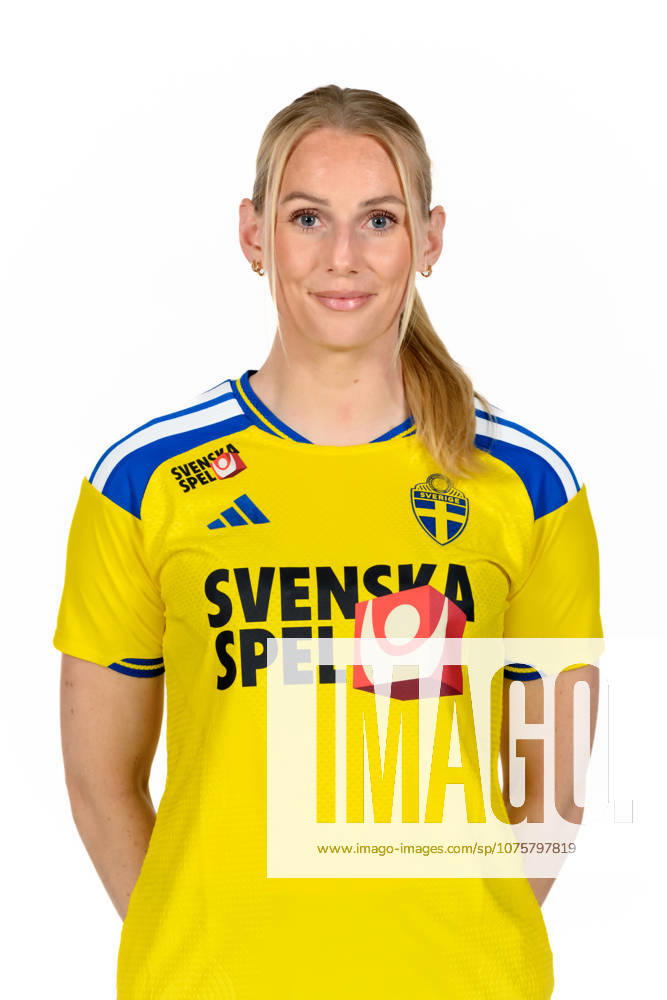 Stina Blackstenius of the Swedish women s national football team poses for a portrait on April 9, 2026 in Gothenburg Photo Carl Sandin BILDBYRAN code CS CS0925 fotboll football soccer fotball porträtt portraits sverige sweden dam bbeng