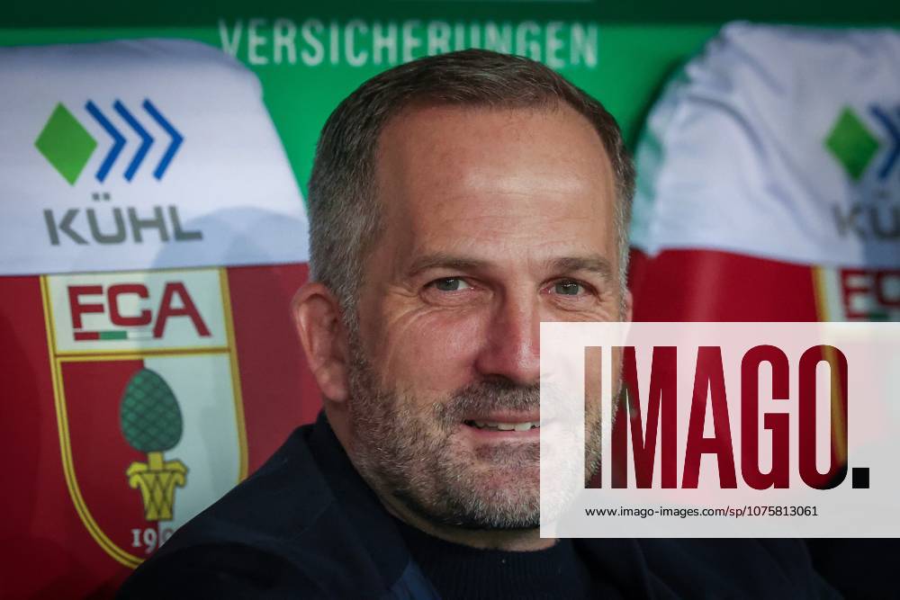 Head Coach Manuel Baum FC Augsburg , FC Augsburg vs TSG 1899 Hoffenheim, Football, Men, Bundesliga, Season 2025 2026, Second round, 29 Matchday, 10 04 2026 DFB regulations prohibit any use of photographs as image sequences and or quasi video Augsburg Bayern Germany