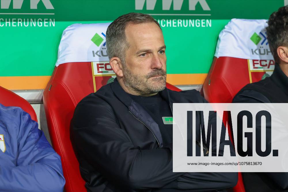 Head Coach Manuel Baum FC Augsburg , FC Augsburg vs TSG 1899 Hoffenheim, Football, 1 Bundesliga, 29 Matchday, 10 04 2026 DFB regulations prohibit any use of photographs as image sequences and or quasi video Augsburg Bayern Germany