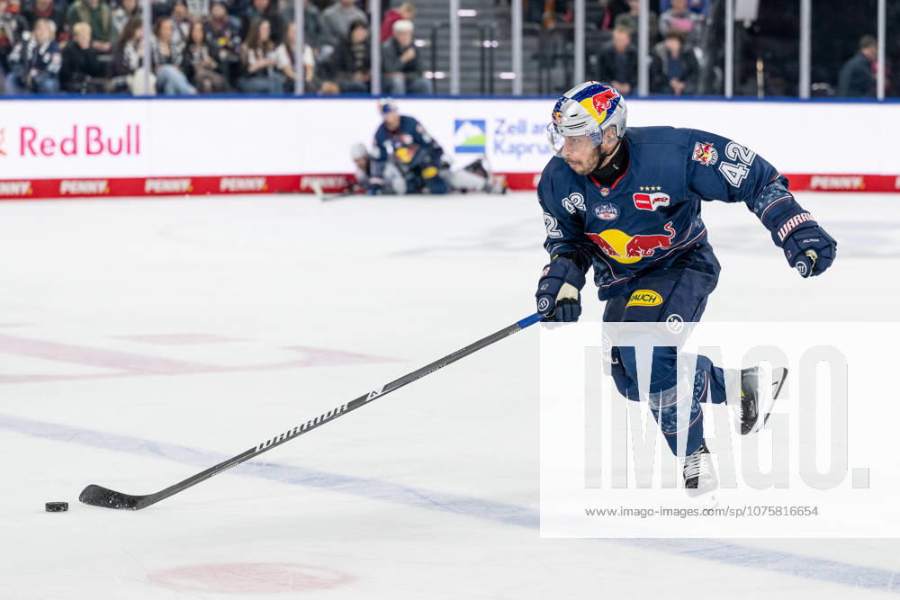 Yasin Ehliz EHC Red Bull Muenchen, 42 GER, EHC Red Bull Muenchen vs Adler Mannheim, Ice Hockey, DEL, Playoffs, Semifinal Game 2, Season 2025 2026, 10 04 2026 GER, EHC Red Bull Muenchen vs Adler Mannheim, Ice Hockey, DEL, Playoffs, Semifinal Game 2, Season 2025 2026, 10 04 2026 Muenchen