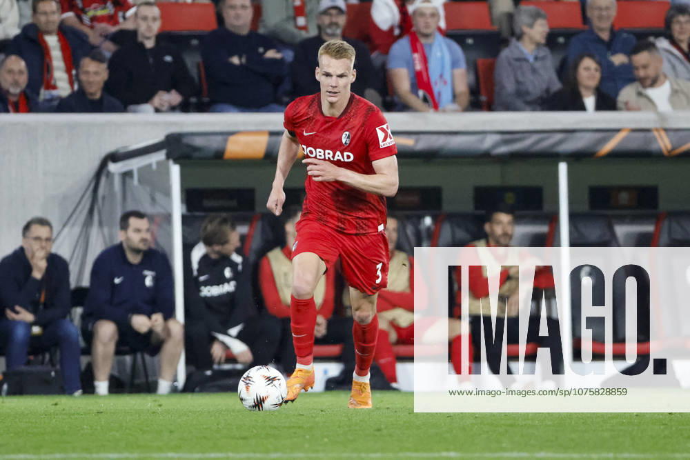 Philipp Lienhart SC Freiburg, 03 on the ball , Germany, Football, UEFA Europa League, Quarterfinals, 2025 2026, SC Freiburg vs Celta Vigo, 09 04 2026, Freiburg im Breisgau Europa Park Stadion Stadion am Deutschland