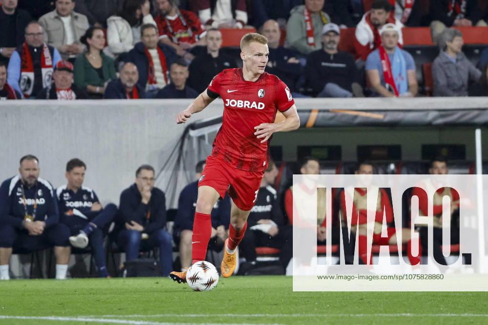 Philipp Lienhart SC Freiburg, 03 on the ball , Germany, Football, UEFA Europa League, Quarterfinals, 2025 2026, SC Freiburg vs Celta Vigo, 09 04 2026, Freiburg im Breisgau Europa Park Stadion Stadion am Deutschland
