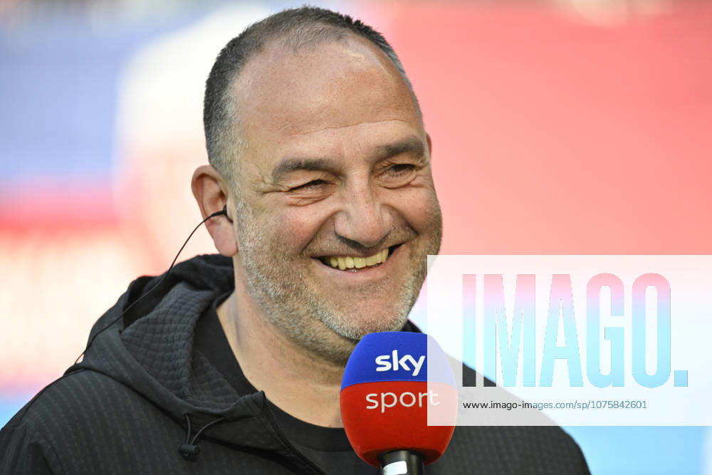 Before the match Coach Frank Schmidt 1 FC Heidenheim 1846 FCH Portrait in interview Microphone Micro Logo SKY 1 FC Heidenheim 1846 FCH vs 1 FC Union Berlin FCU 11 04 2026 DFL REGULATIONS PROHIBIT ANY USE OF PHOTOGRAPHS AS IMAGE SEQUENCES AND OR QUASI VIDEO 1 FC Heidenheim 1846 FCH vs 1 FC Union Berlin FCU