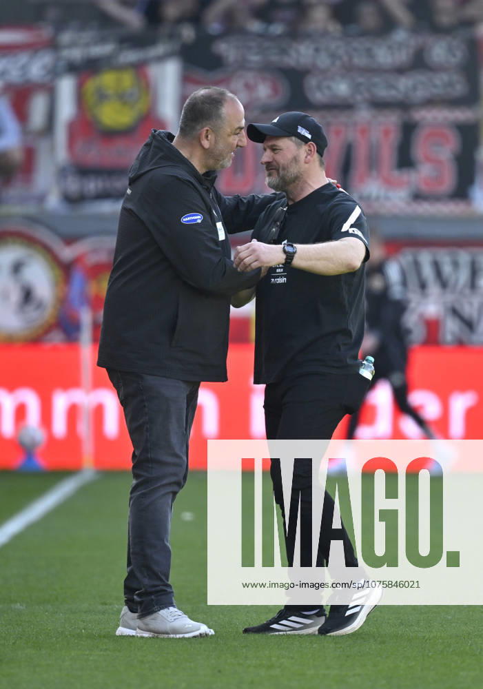 Before the start of the match Coach Coach Frank Schmidt 1 FC Heidenheim 1846 FCH Coach Coach Steffen Baumgart 1 FC Union Berlin FCU Greeting shake hands gesture gesture 1 FC Heidenheim 1846 FCH vs 1 FC Union Berlin FCU 11 04 2026 DFL REGULATIONS PROHIBIT ANY USE OF PHOTOGRAPHS AS IMAGE SEQUENCES AND OR QUASI VIDEO 1 FC Heidenheim 1846 FCH vs 1 FC Union Berlin FCU